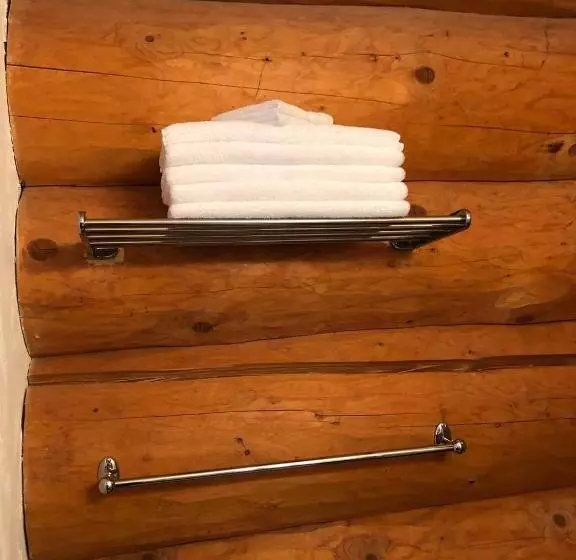 ホテル Cariboo Log Guest House