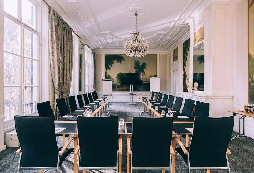 Hotelli Landgoed Oud Poelgeest   Leiden
