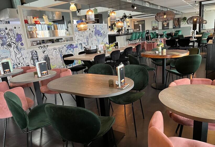 Отель Oostereiland