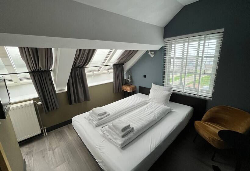 Отель Oostereiland