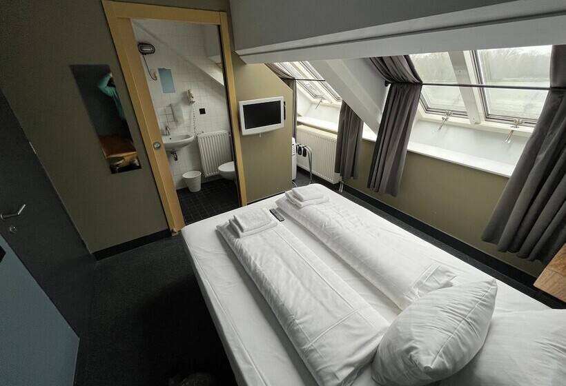 Отель Oostereiland