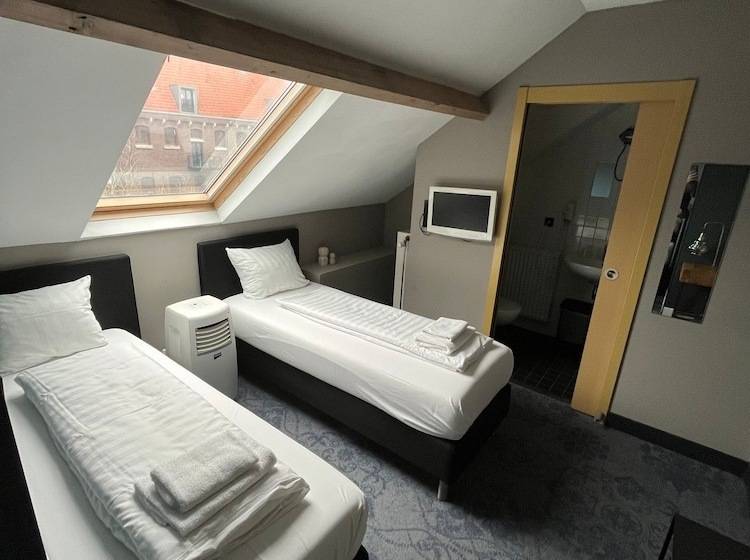 Отель Oostereiland