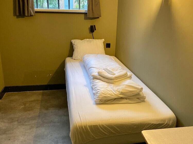 Отель Oostereiland