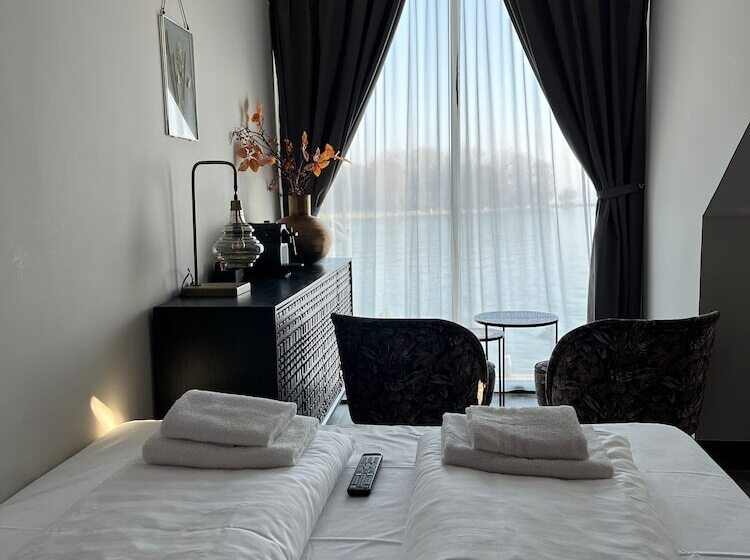 Отель Oostereiland