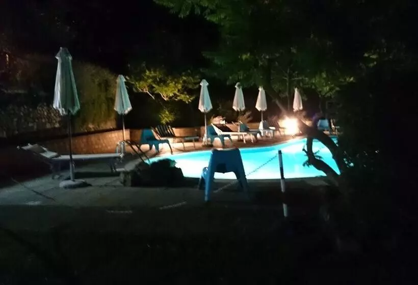 ホテル Podere La Branda