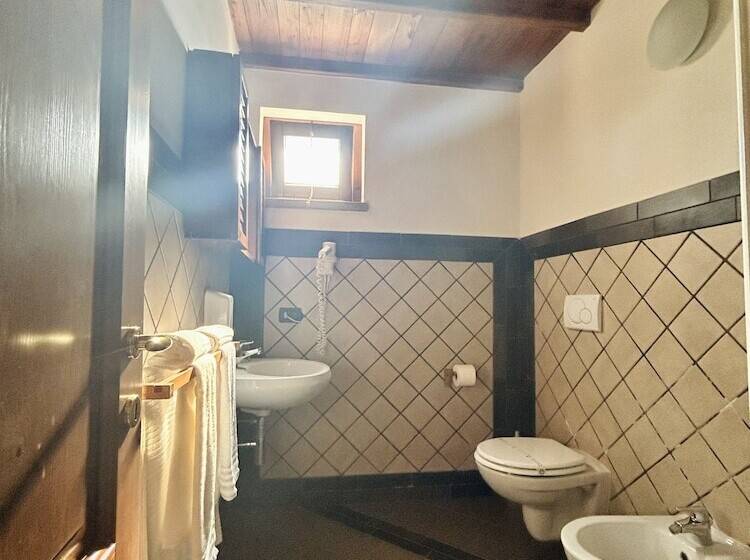 ホテル Podere La Branda