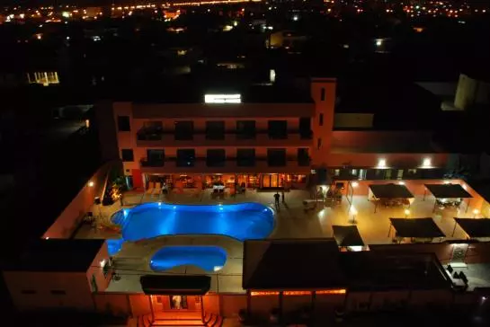 Hotel Iman