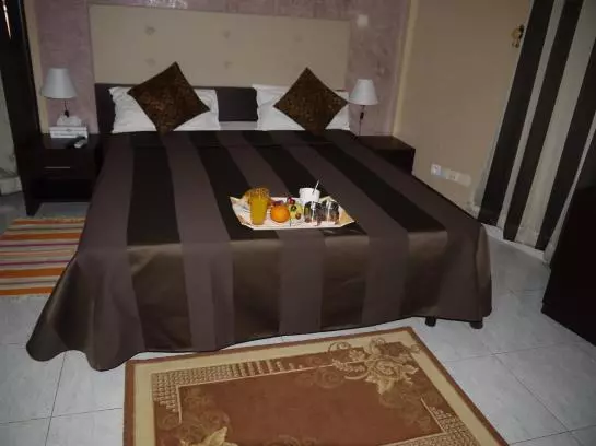 Hotel Iman