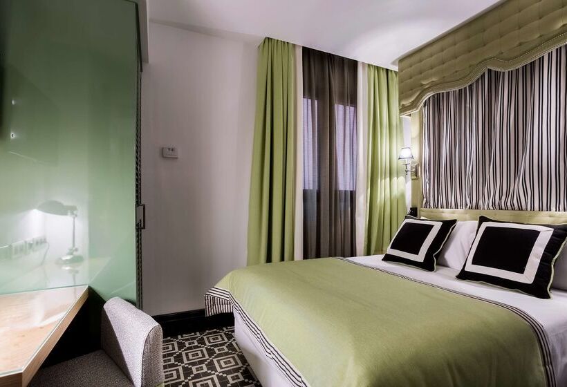 هتل Room Mate Anna