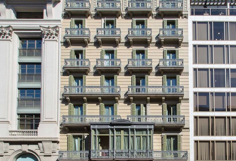 هتل Room Mate Anna