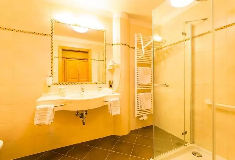 ホテル Schneeberg Family Spa Resort