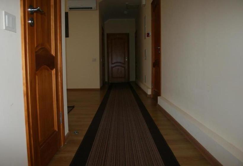 هتل Sveciu Namai Klaipeda Inn