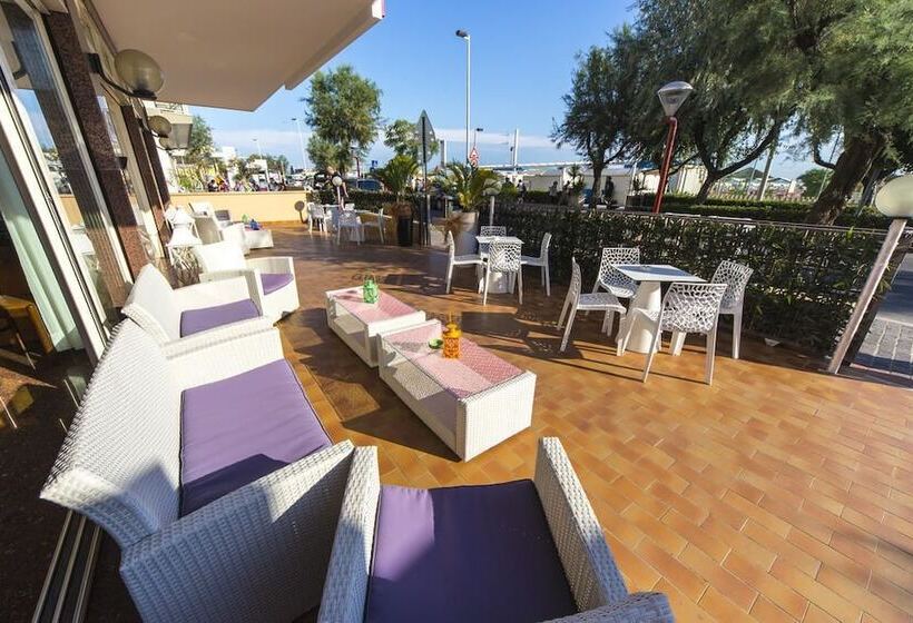 ホテル Touring Misano Adriatico