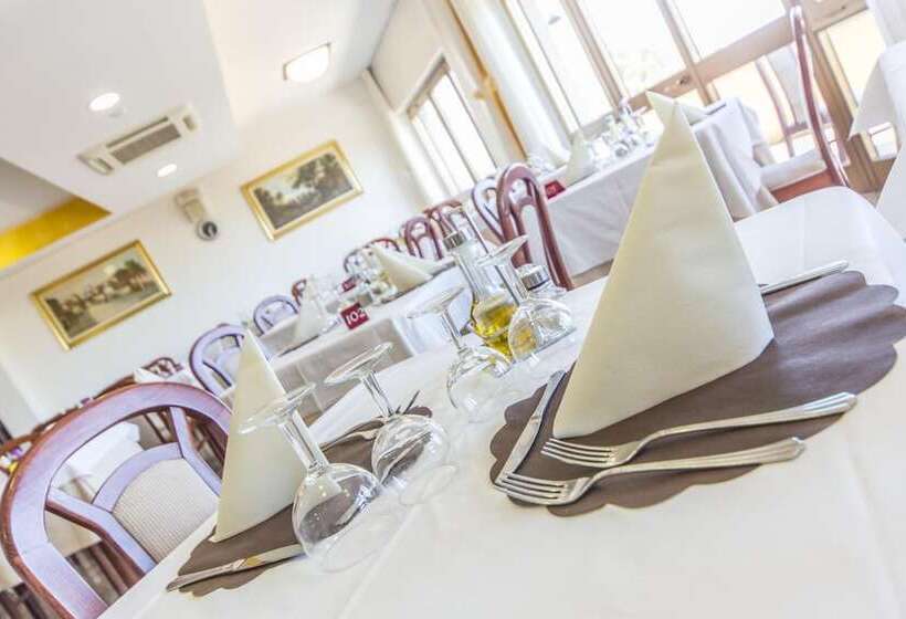 ホテル Touring Misano Adriatico