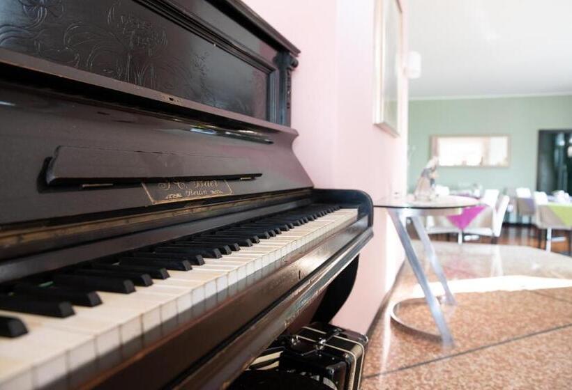 Hotelli Villa Archi B&b