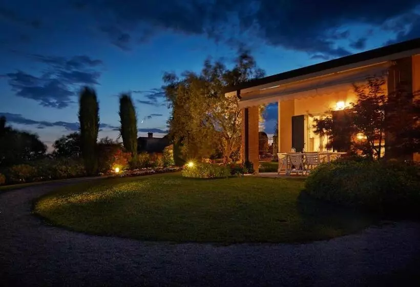 ホテル Villa Archi B&b