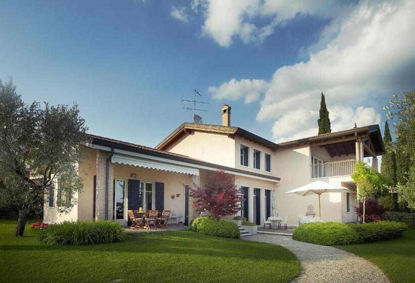 Hotelli Villa Archi B&b