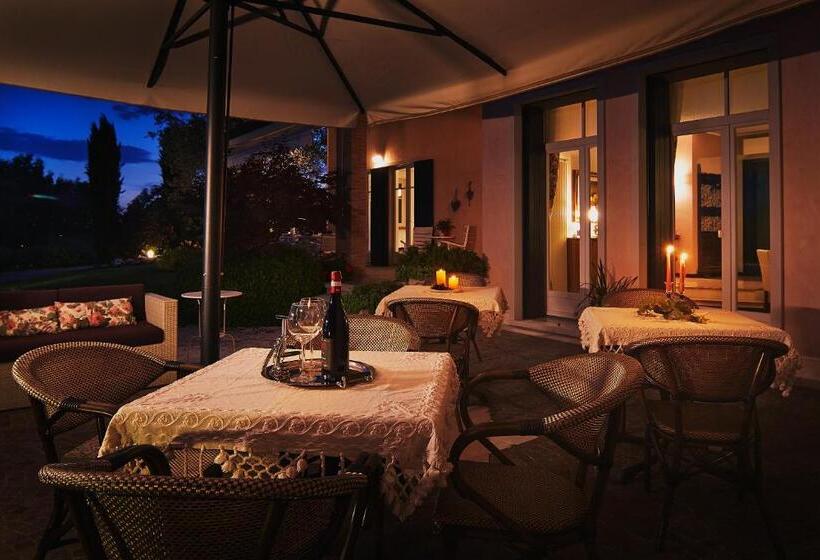 Hotelli Villa Archi B&b