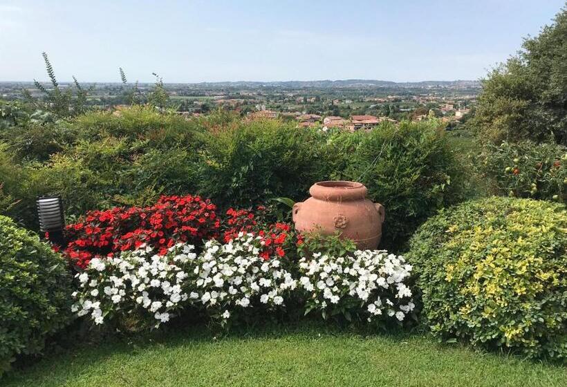 Hotelli Villa Archi B&b