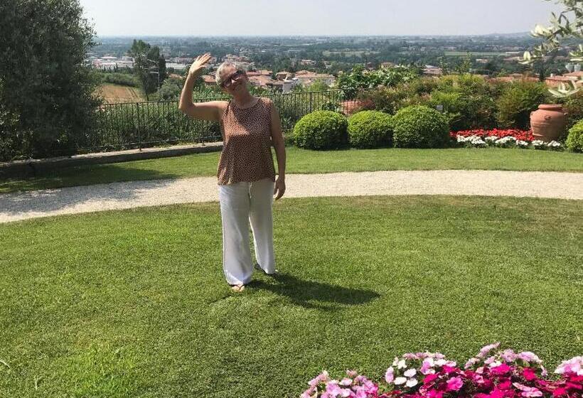 Hotelli Villa Archi B&b