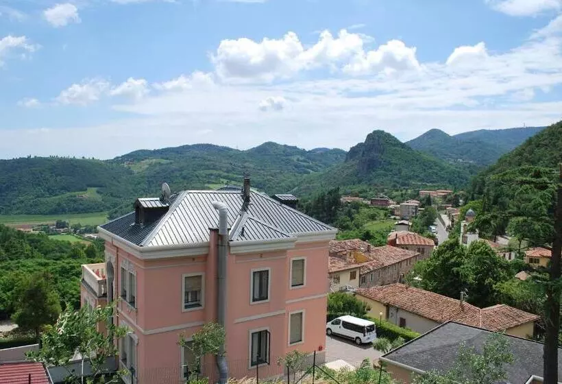 ホテル Villa Lussana