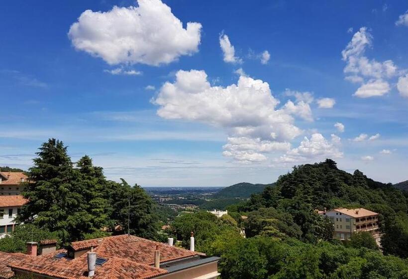 فندق Villa Lussana