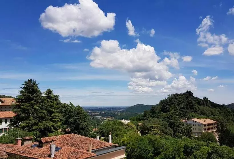 ホテル Villa Lussana