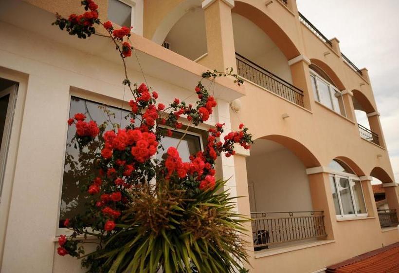 Apartments&rooms Jelavić