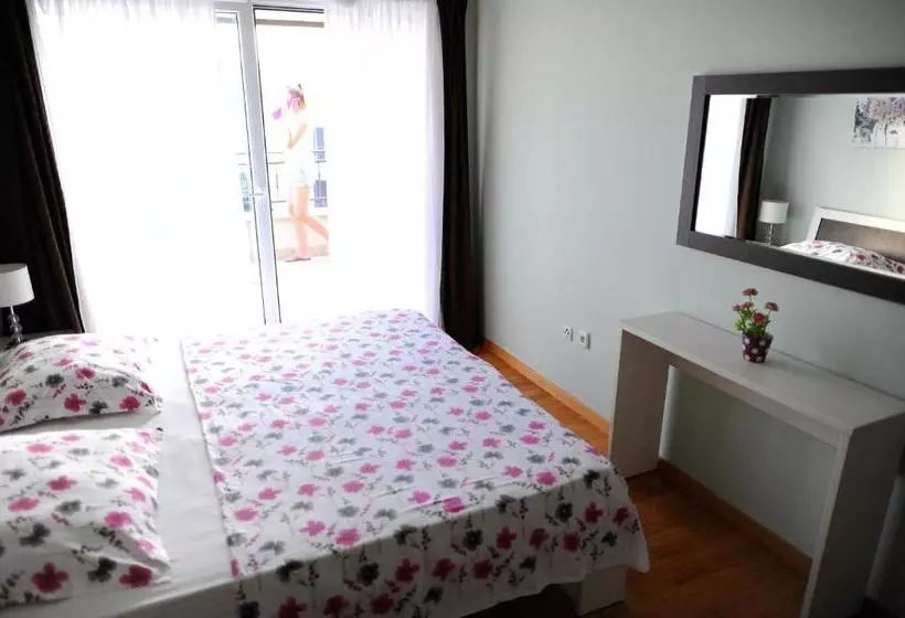 Apartments&rooms Jelavić