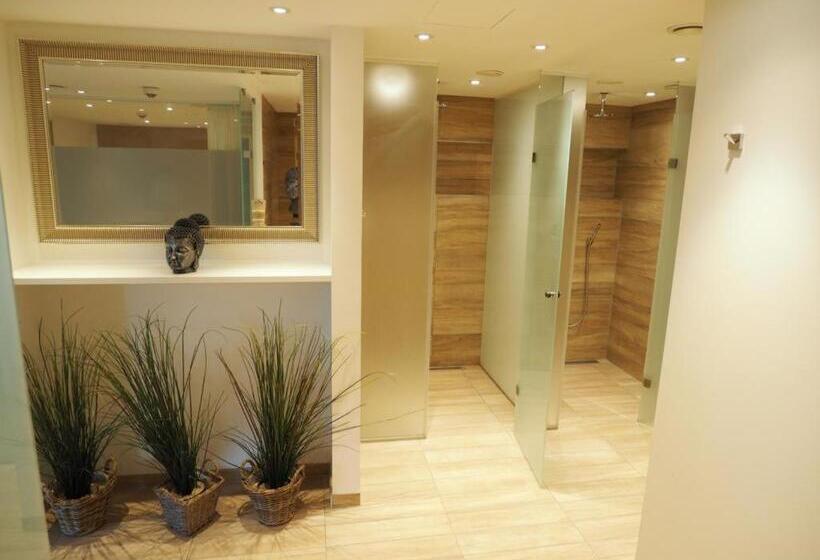 Acqua Strande Yachthotel & Restaurant