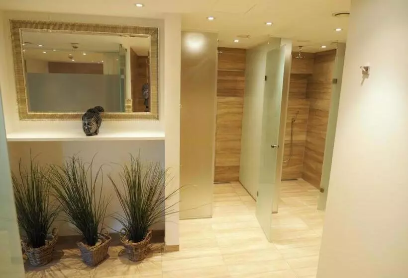 Acqua Strande Yachthotel & Restaurant