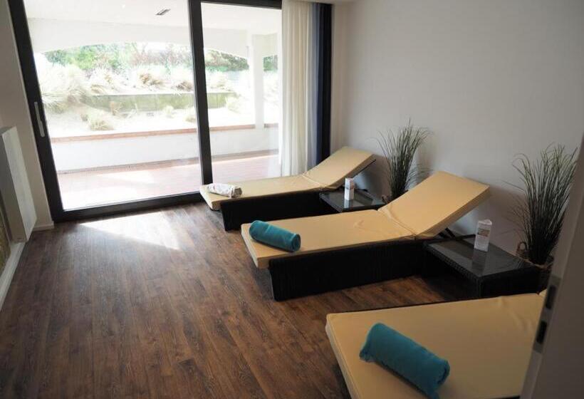 Acqua Strande Yachthotel & Restaurant