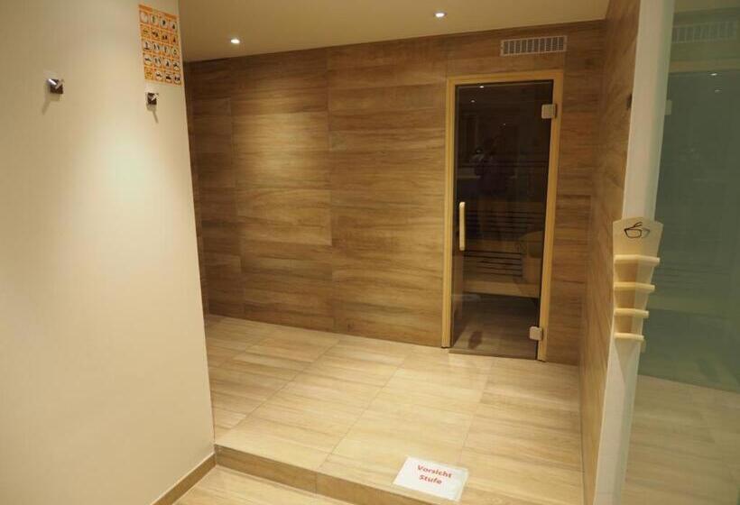 Acqua Strande Yachthotel & Restaurant