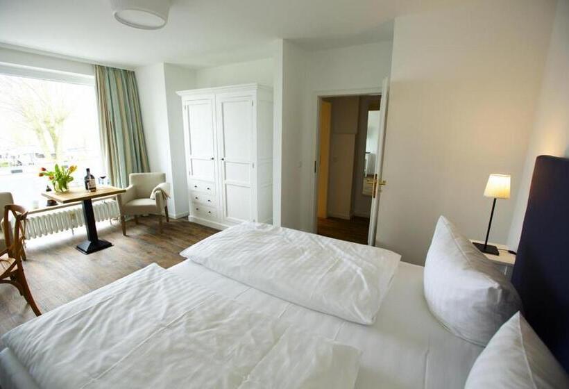 Acqua Strande Yachthotel & Restaurant