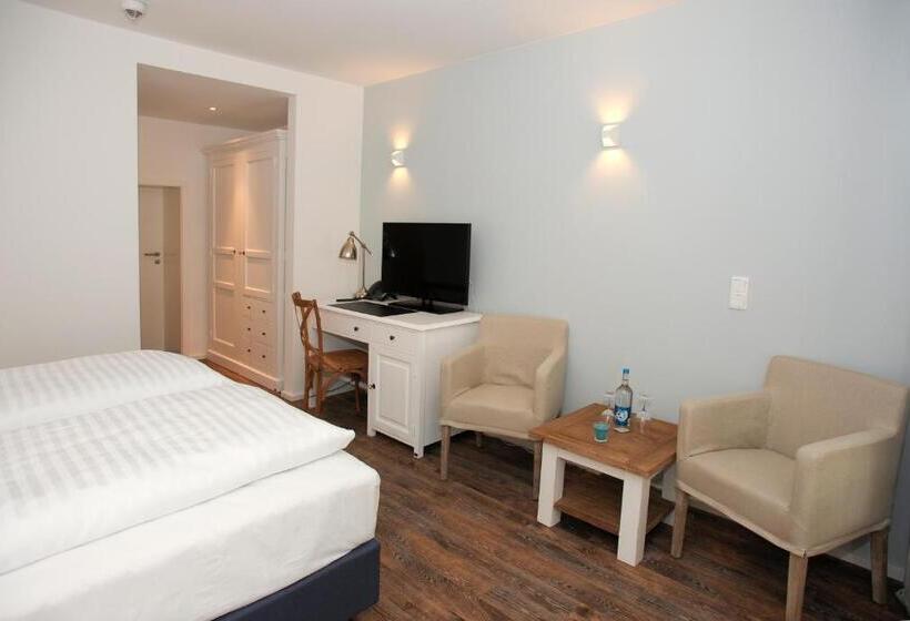 Acqua Strande Yachthotel & Restaurant