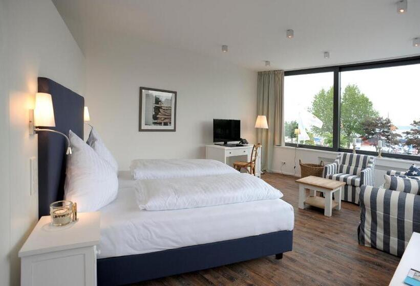 Acqua Strande Yachthotel & Restaurant