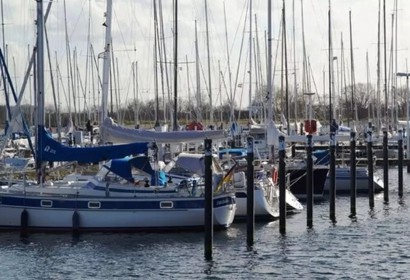 Acqua Strande Yachthotel & Restaurant