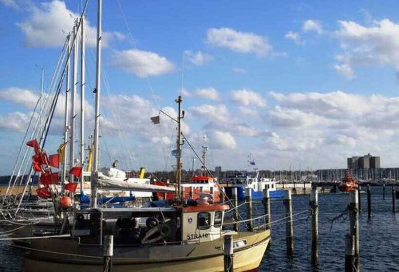 Acqua Strande Yachthotel & Restaurant