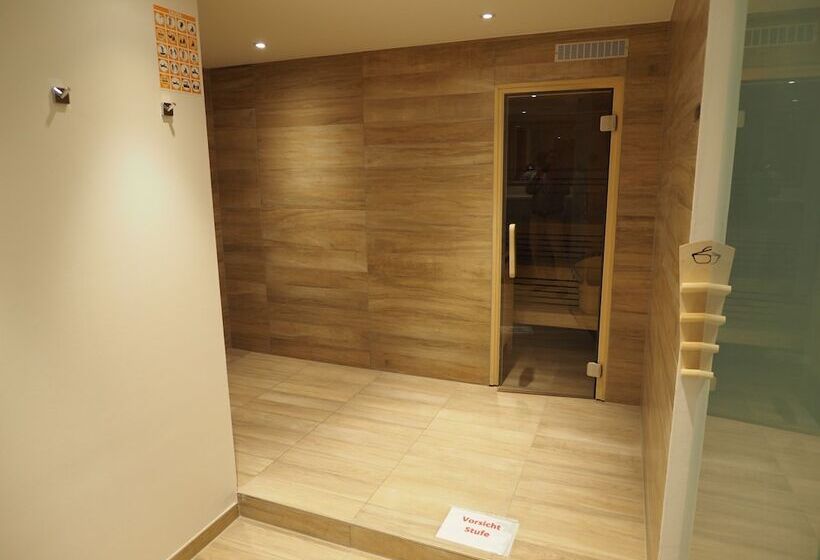 Acqua Strande Yachthotel & Restaurant