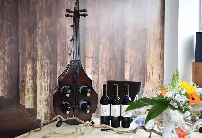 ホテル Gastund Weinhaus Zwiebelturm