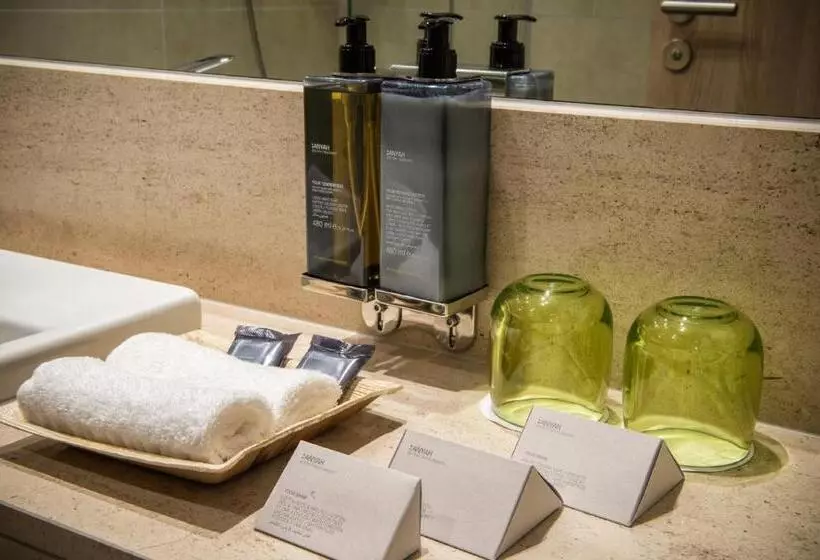 ホテル Holiday Inn Frankfurt Airport, An Ihg
