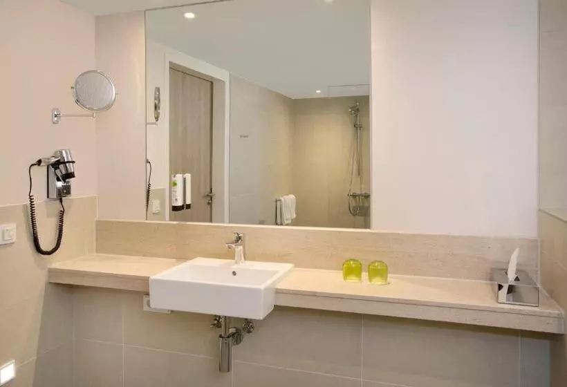 ホテル Holiday Inn Frankfurt Airport, An Ihg