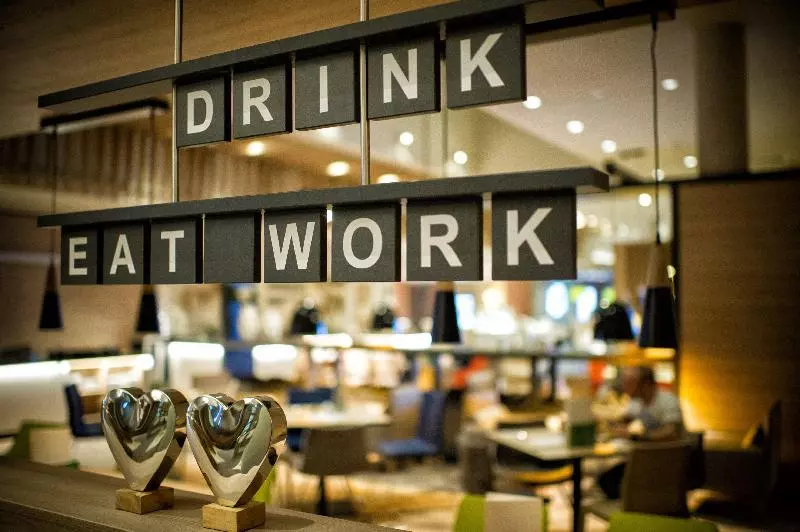 ホテル Holiday Inn Frankfurt Airport, An Ihg
