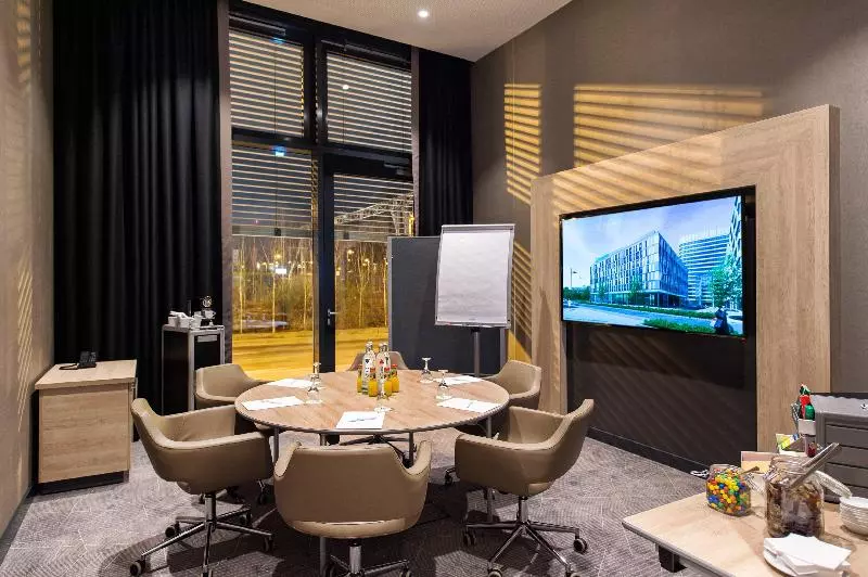 ホテル Holiday Inn Frankfurt Airport, An Ihg