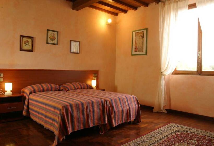 فندق Il Colombaino