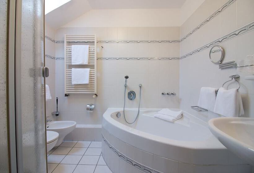 فندق Landhaus Sassenhof