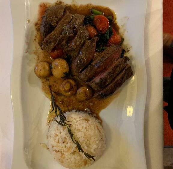 בית מלון כפרי Und Restaurant Zeus