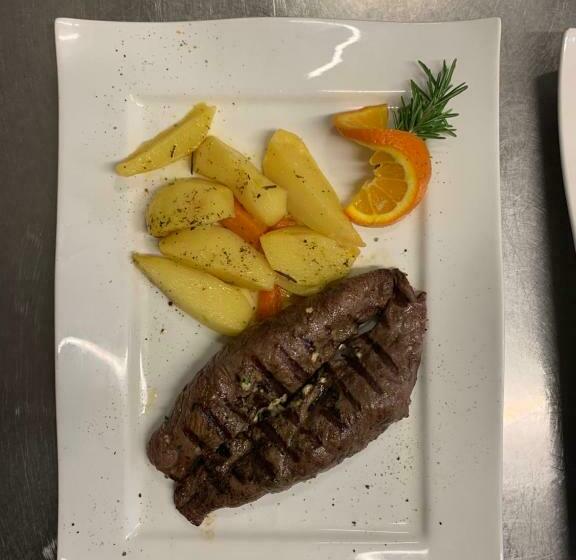 בית מלון כפרי Und Restaurant Zeus