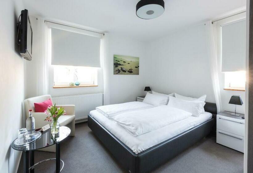 בית מלון כפרי Und Restaurant Zeus