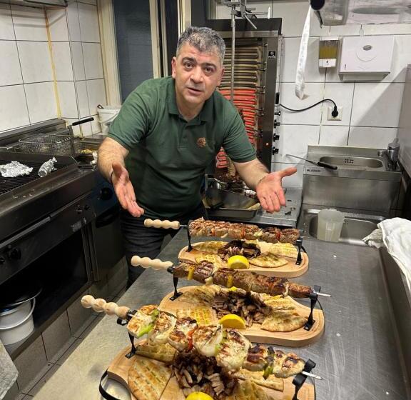 בית מלון כפרי Und Restaurant Zeus